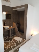 Suite, 1 Queen Bed | Bathroom | Shower, free toiletries, hair dryer, towels