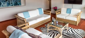 Penthouse - 2 sovrum - 2 badrum | Vardagsrum | Platt-tv