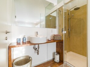 Apartment, Terrace | Bathroom | Hair dryer, towels, toilet paper