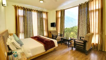 Deluxe Room, Mountain View with complimentary breakfast
