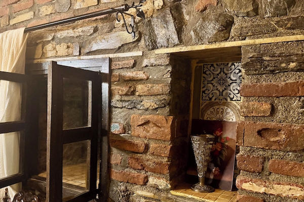 Artemis Room | Premium bedding, free WiFi