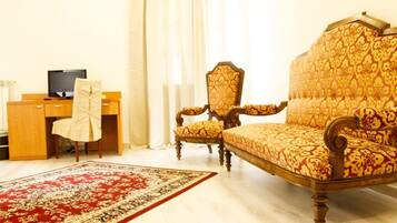 Suite | Wohnbereich | Flachbildfernseher