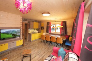 Living area - The Kaprun Edition (Kaprun)