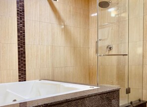 Ducha, artículos de tocador gratuitos, toallas