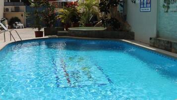 Piscina a l'aire lliure