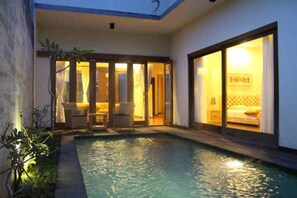 Kolam renang outdoor