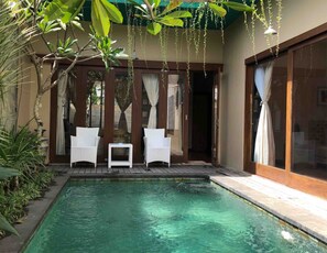 Kolam renang outdoor