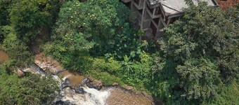 Villa Rock Stop Falls 