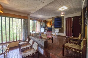 Interior - Villa Rock Stop Falls  (Nairobi)