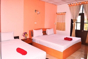 1 kamar tidur, brankas, tirai kedap cahaya, dan Wi-Fi gratis