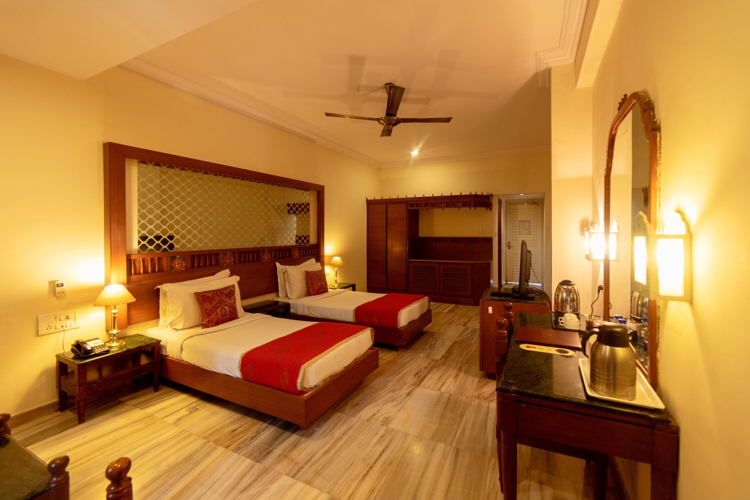 deluxe pool facing room | in-room safe, free wifi