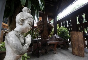 Exterior detail - Baanthep Antique Homestay (Phrae)