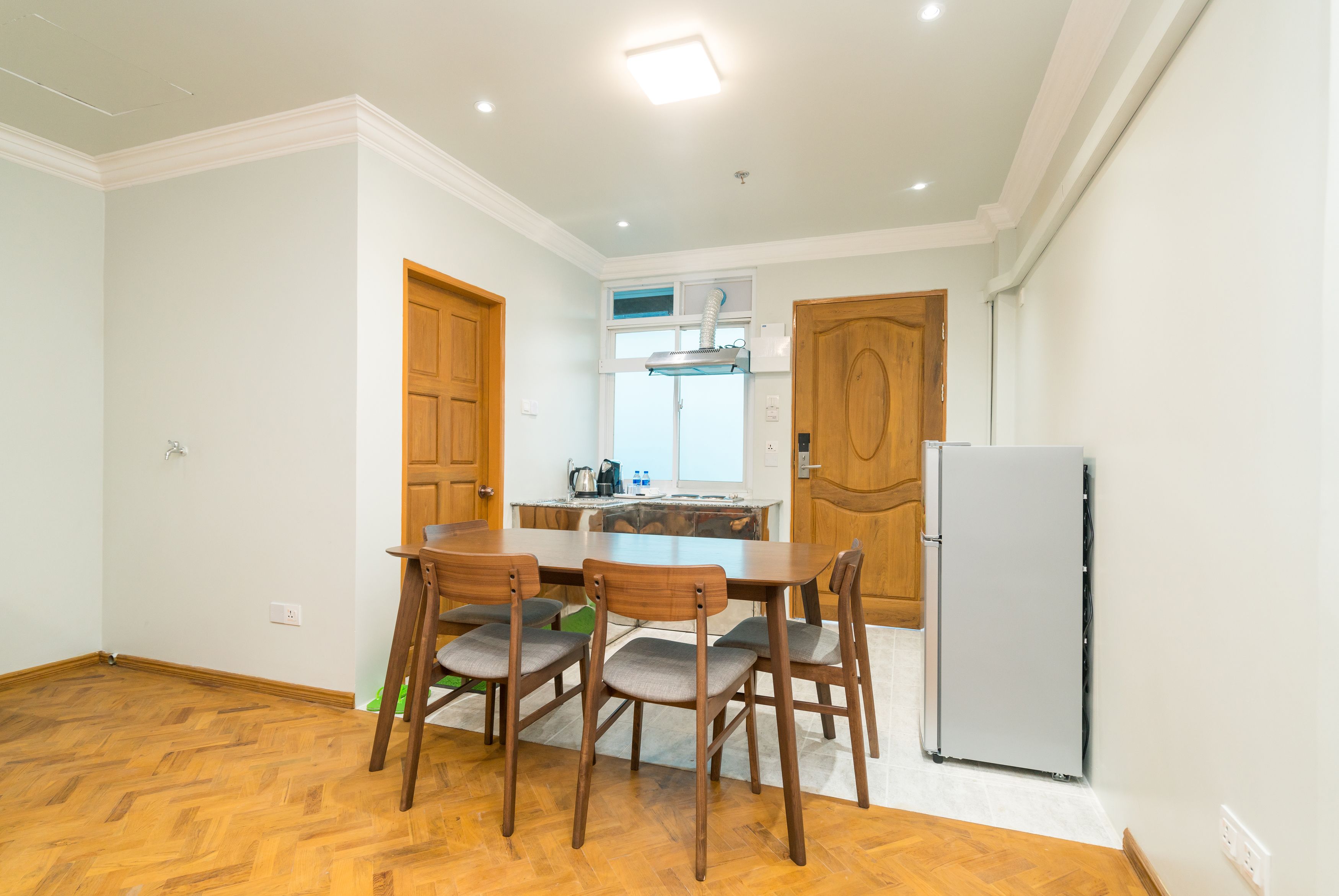 Junior Suite, 1 Bedroom | Private kitchenette | Electric kettle
