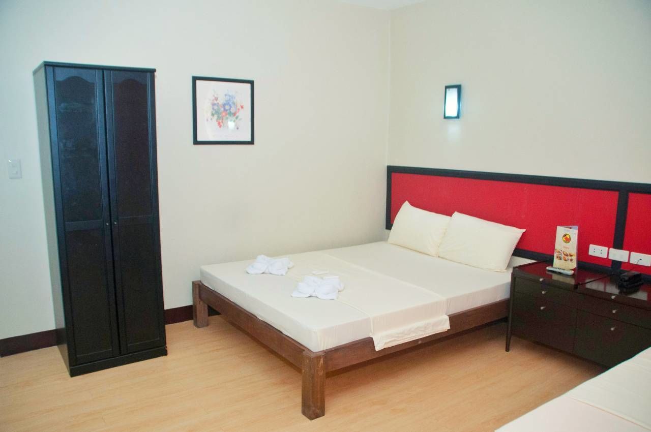 Habitación familiar | Escritorio, tabla de planchar con plancha, camas extra y wifi gratis 