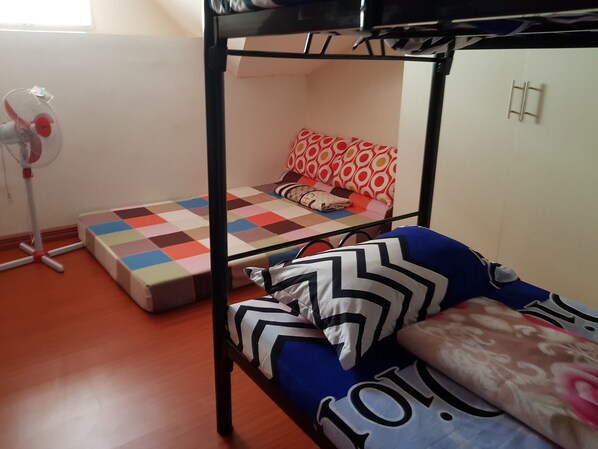 公寓, 4 間臥室 | 4 間臥室、書桌、折疊床/加床、免費無線上網