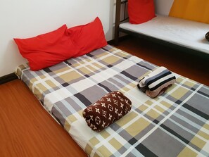 4 bedrooms, desk, rollaway beds, free WiFi - Unit 8 4BR Zara Myshka Apartelle (Baguio)