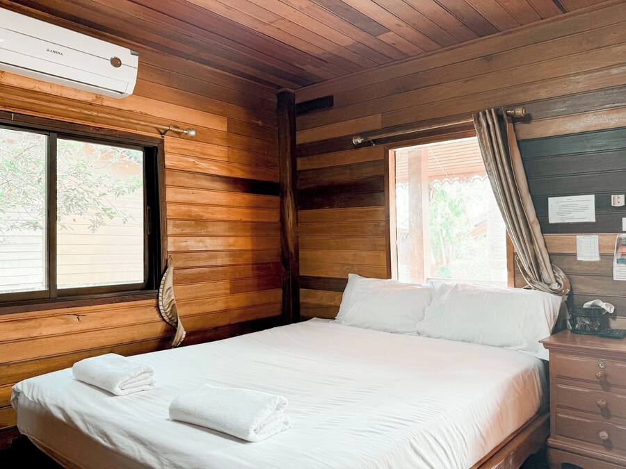 Deluxe Room | Free WiFi, bed sheets