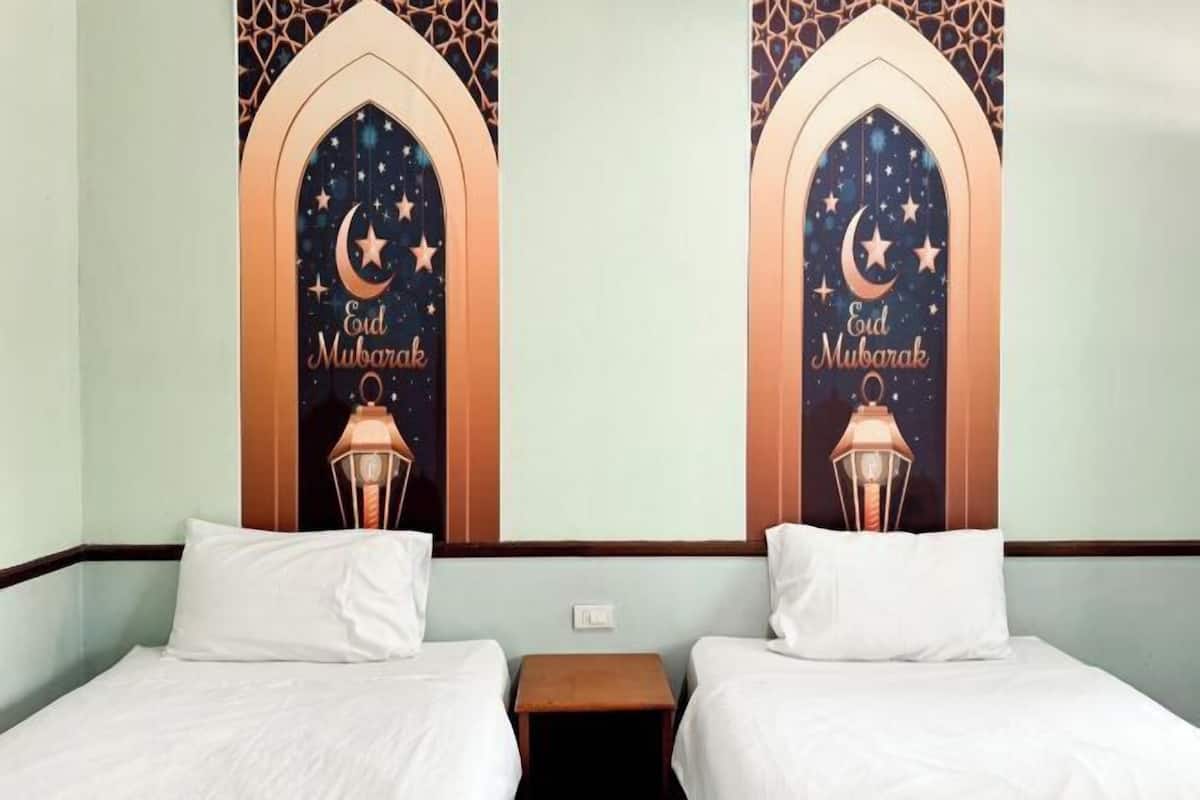 Free WiFi, bed sheets