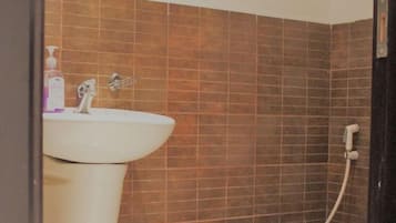 Family Apartment, 2 Bedrooms, Balcony | Bathroom | Shower, free toiletries, towels