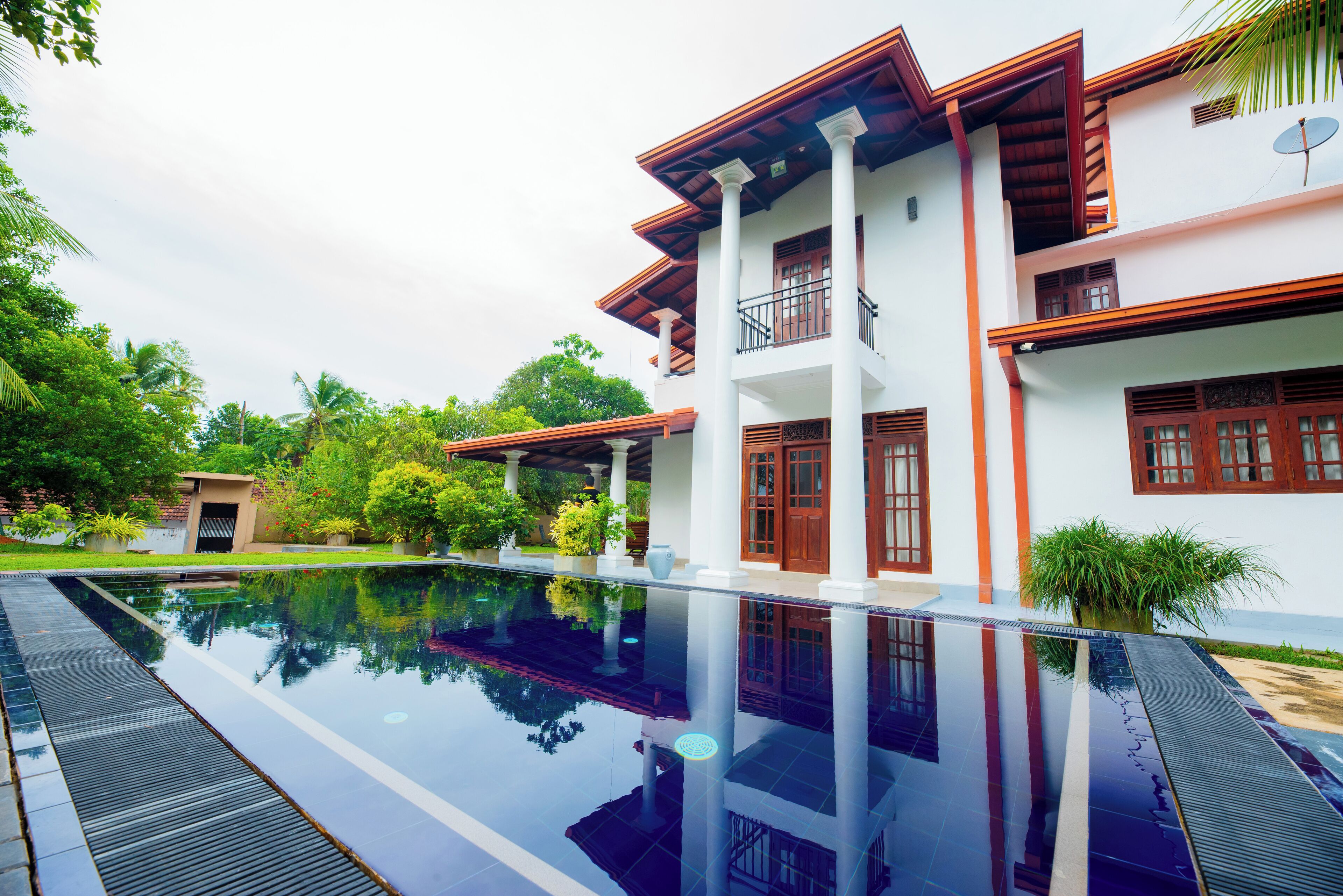 Outdoor pool, pool loungers