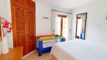 Classic Apartment, 1 Bedroom, Kitchen, Poolside