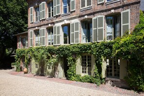 Front of property - La Maison Du Parc (Honfleur)