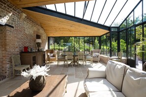 Cottage (Orangerie) | Living room | Flat-screen TV - La Maison Du Parc (Honfleur)