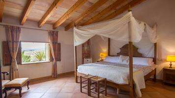 Standaard suite, 2 slaapkamers (Suite de 2 habitaciones (Cirerer) ) | Individueel gedecoreerd, individueel gemeubileerd