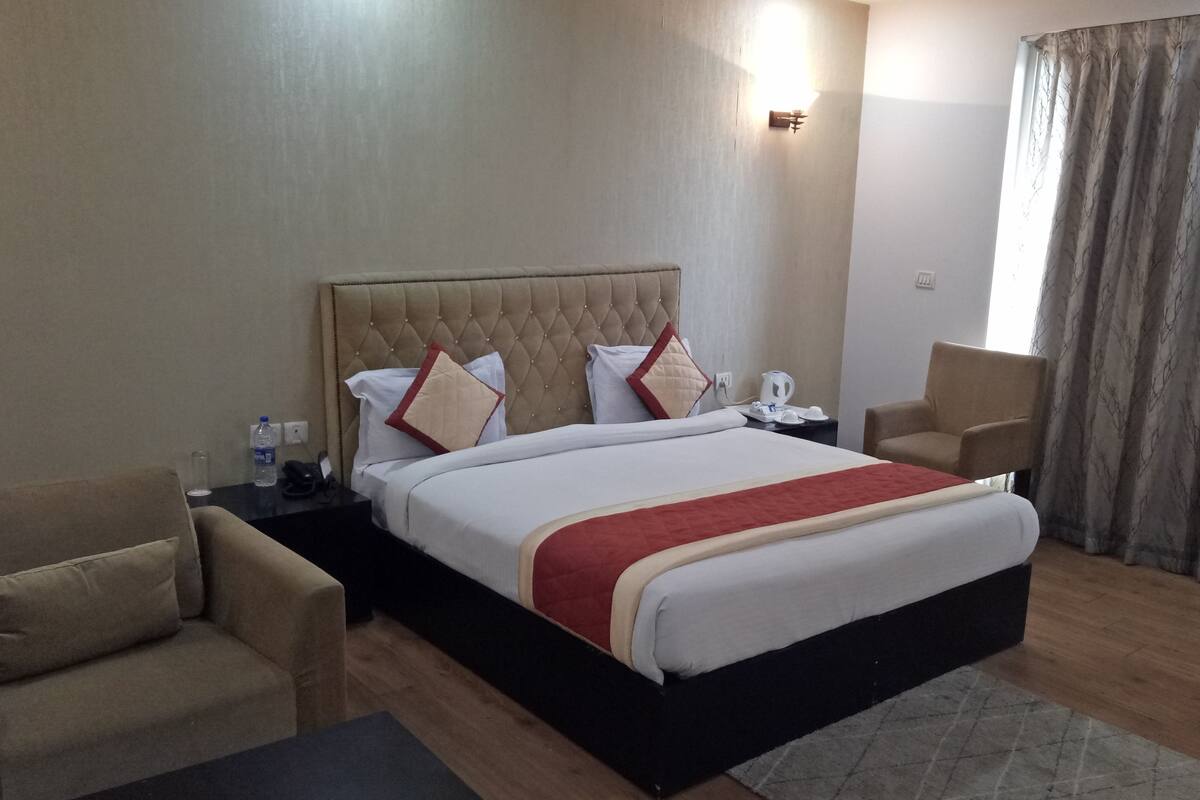 In-room safe, desk, iron/ironing board, rollaway beds