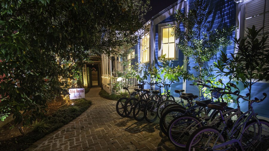 Best Location 7BR Next to FR Quarter! By YouRent