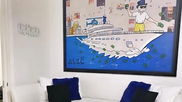 Casa, 2 habitaciones | Área de sala de estar | Televisión de pantalla plana