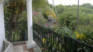 Comfort Villa, Multiple Bedrooms | Teres/patio