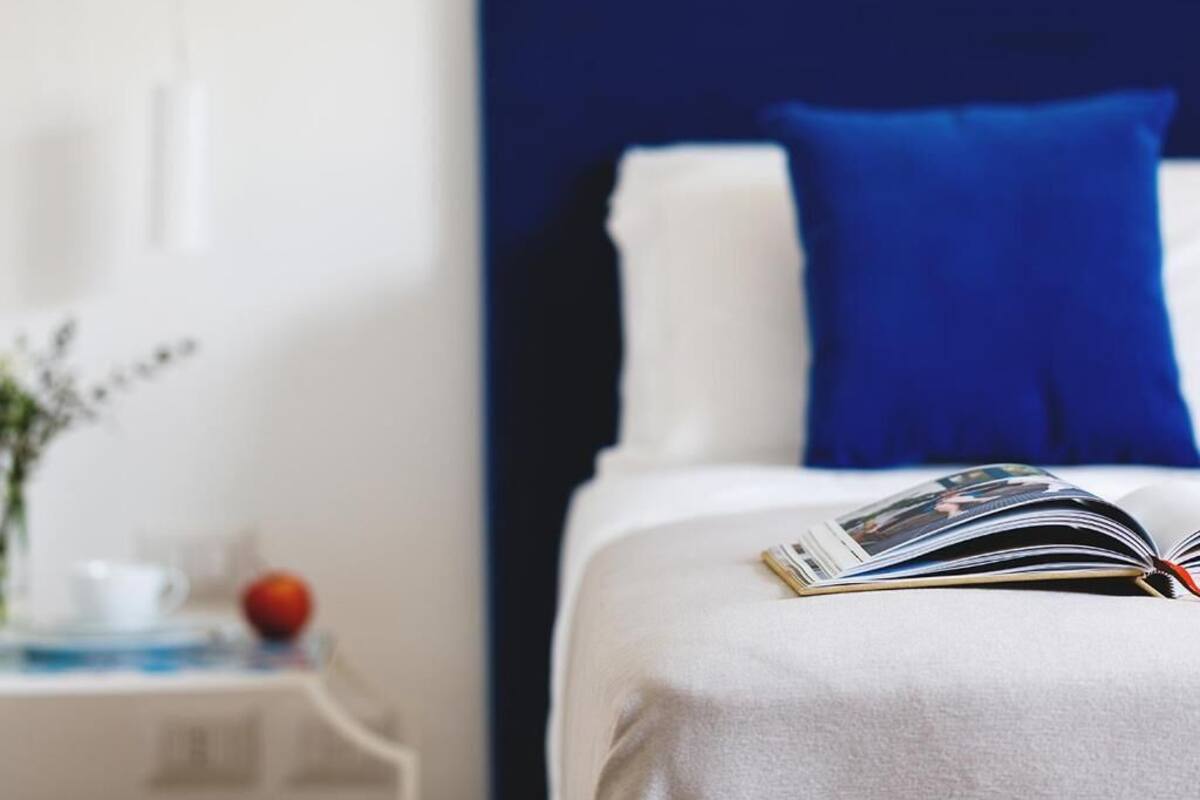 Premium bedding, down comforters, minibar, in-room safe