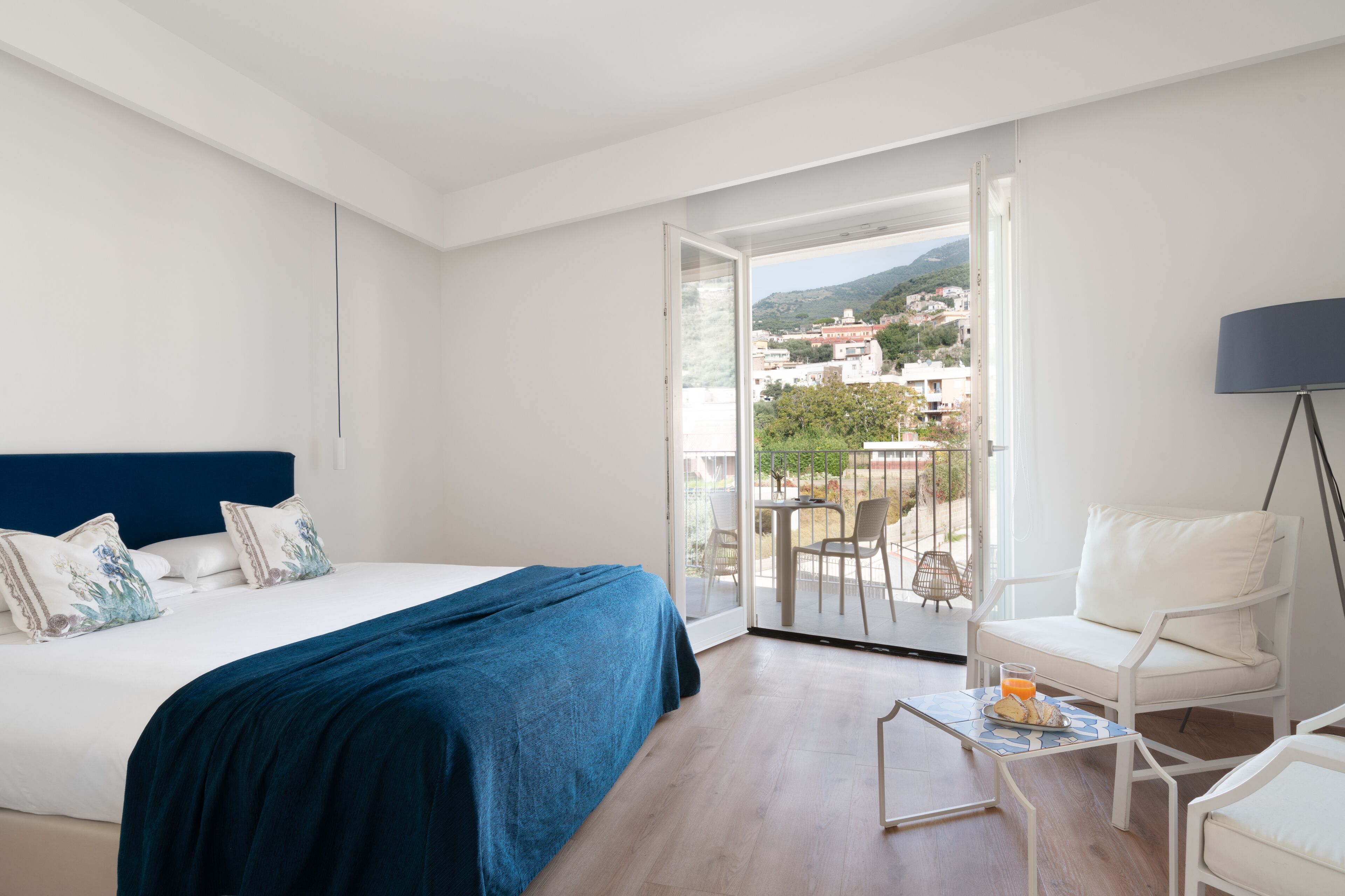 Junior-Suite | Hochwertige Bettwaren, Daunenbettdecken, Minibar, Zimmersafe