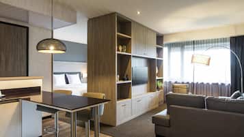 Premium bedding, in-room safe, desk, soundproofing