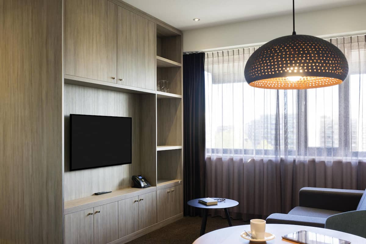Studio, 1 Double Bed | Premium bedding, in-room safe, desk, soundproofing