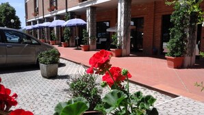 Porch - Hotel Beniamino Ubaldi (Gubbio)