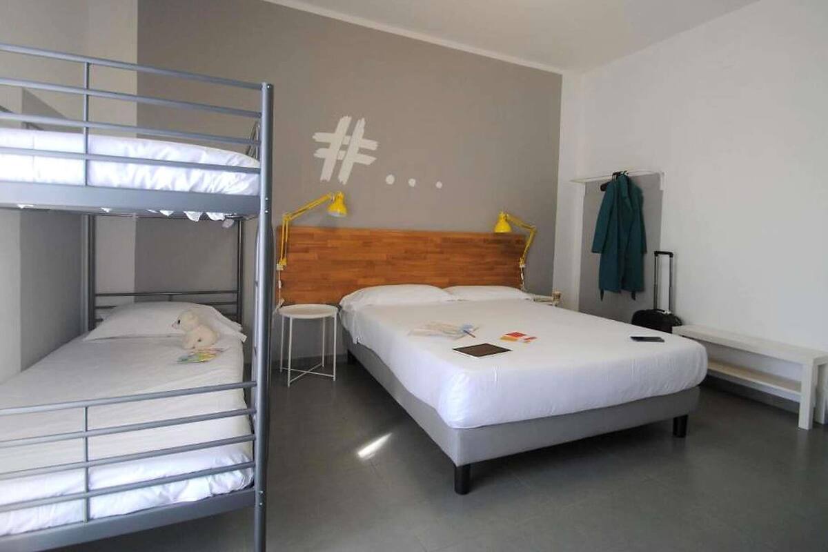 Ropa de cama de alta calidad y escritorio 