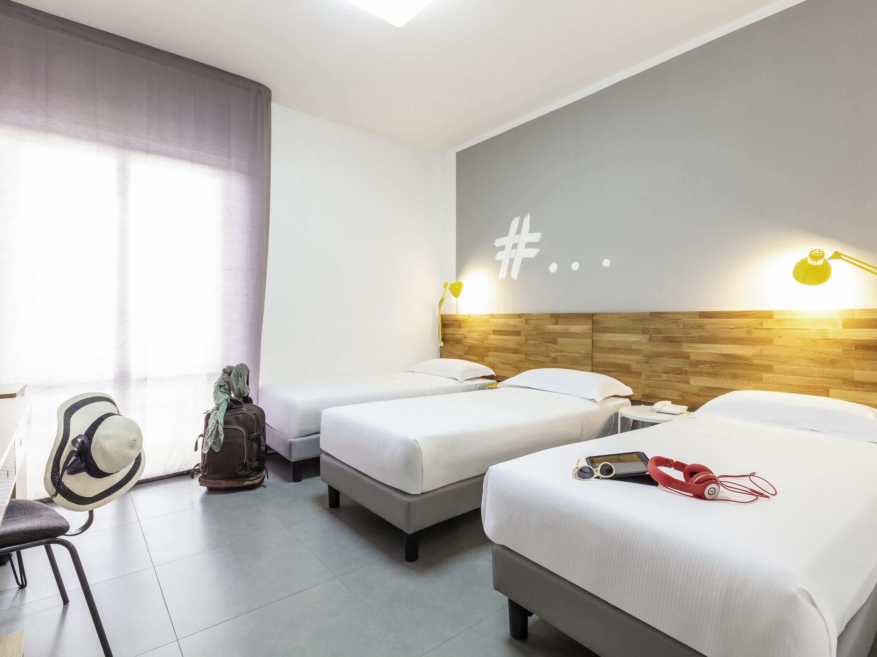 Chambre Standard, plusieurs lits | Literie de qualité supérieure, bureau
