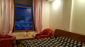 Deluxe Double Room, 1 Double Bed, Mountainside | Premium bedding, pillowtop beds, individually decorated