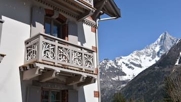 Standard Studio (Mont Blanc du Tacul) | Premium bedding, individually decorated, individually furnished