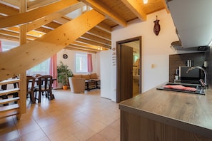 Duplex, 2 Bedrooms (Apt 3) | Living area