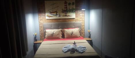 Minibar, blackout curtains, soundproofing, free WiFi