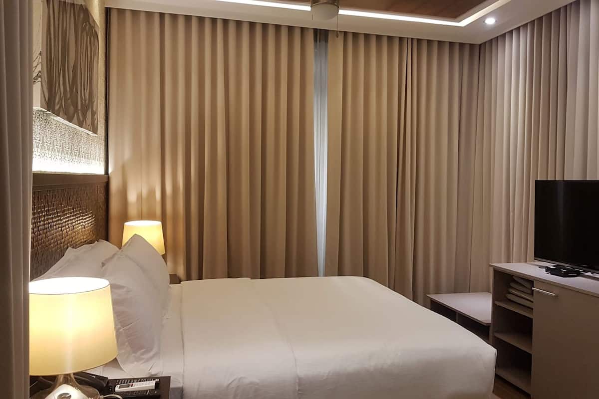 Quarto casal, 1 cama Queen (Dutsani) | 1 quarto, frigobar, cofres nos quartos, escrivaninha
