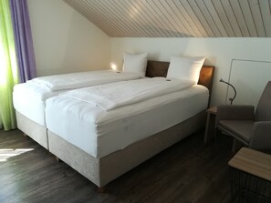 Triple Room, Lakeside | Room amenity - Hotel Rhodannenberg AG (Glarus)