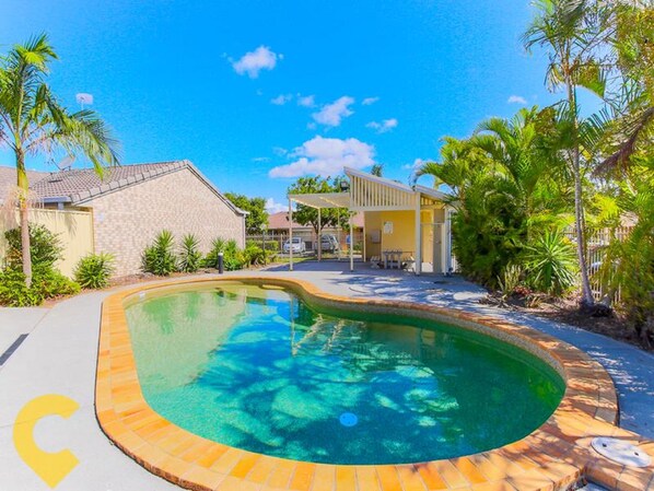 Outdoor pool - Gold Coast Theme Park Villa (Coomera)