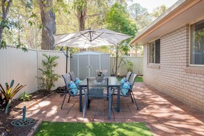 Family Villa, Multiple Bedrooms, Pool Access, Courtyard Area | Garden - Gold Coast Theme Park Villa (Coomera)