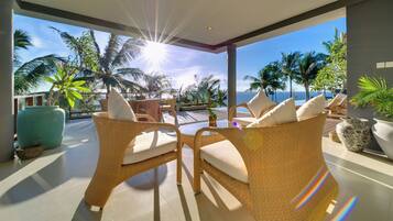 Villa, 5 camere da letto, vista mare | Una scrivania, ferro/asse da stiro, Wi-Fi gratuito, lenzuola