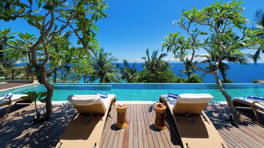 Malimbu Cliff Villa
