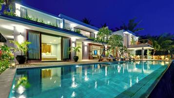 Villa, 5 Bedrooms, Sea View | Desk, iron/ironing board, free WiFi, bed sheets